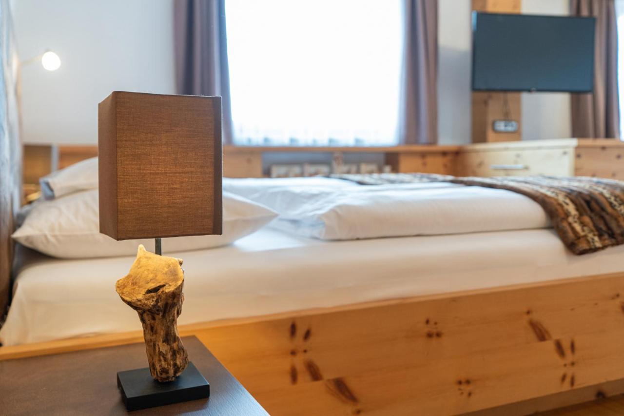 Hotel Seefelderhof เซเฟลด์ อิน ทิโรล ภายนอก รูปภาพ