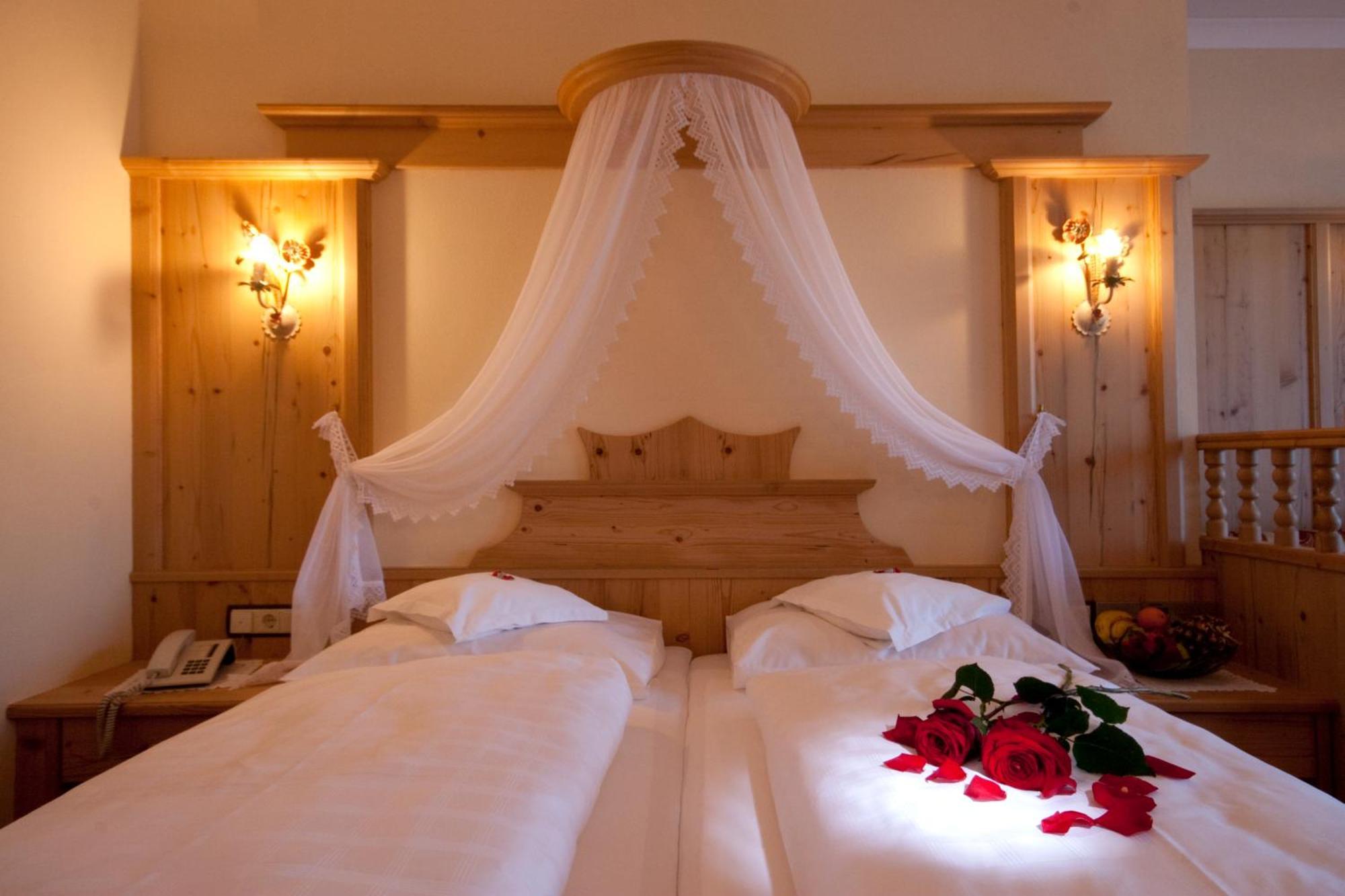 Hotel Seefelderhof เซเฟลด์ อิน ทิโรล ภายนอก รูปภาพ