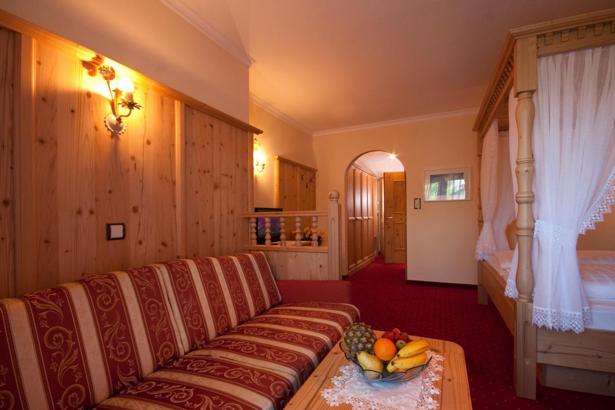 Hotel Seefelderhof เซเฟลด์ อิน ทิโรล ภายนอก รูปภาพ